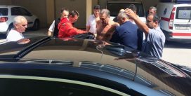 Zdravko Mamić ranjen u nogu: “Napad se dogodio čim je izašao iz auta. Osjetio je snažnu bol, kao da ga je nešto opeklo” Zdravko Mamić ranjen u nogu: “Napad se dogodio čim je izašao iz auta. Osjetio je snažnu bol, kao da ga je nešto opeklo”